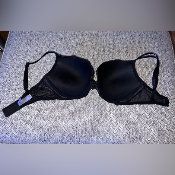 Victoria's Secret Red & Black Lace Bra! Gorgeous! 34 DD - Picture 4 of 8